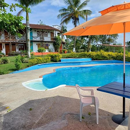 Finca Hotel Palmas Frente A Panaca กิมบายา ภายนอก รูปภาพ